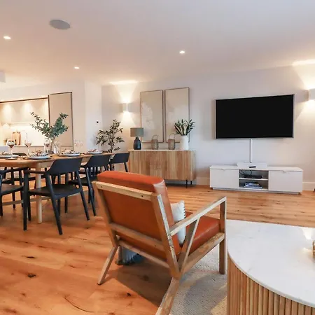 7 Longshore New Quay