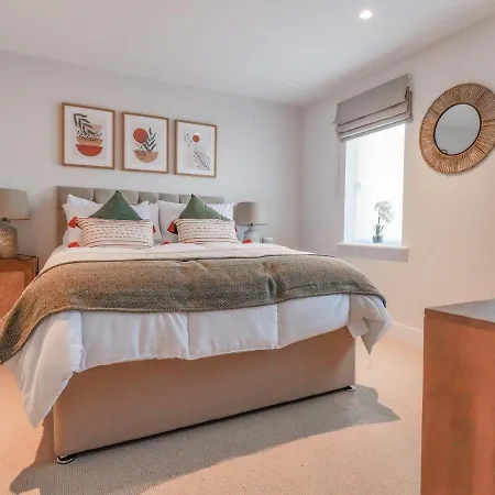 7 Longshore New Quay
