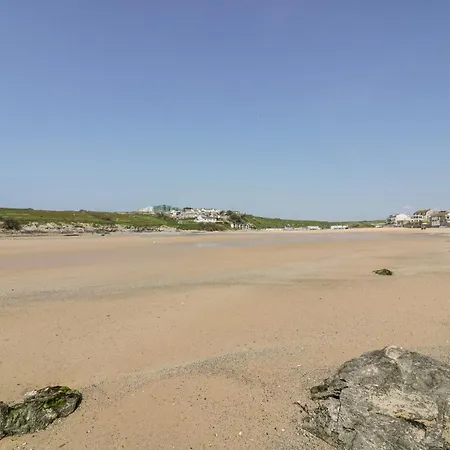 7 Longshore * New Quay